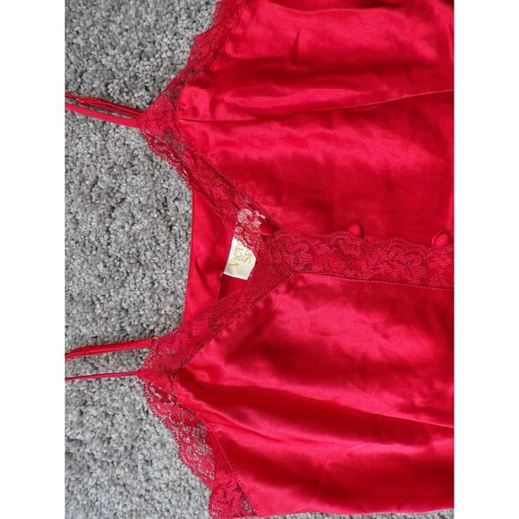 Vtg Y2K Victorias Secret Small Silky Lace RED Camisole Crop Top Womens VALENTINE - Picture 2 of 8